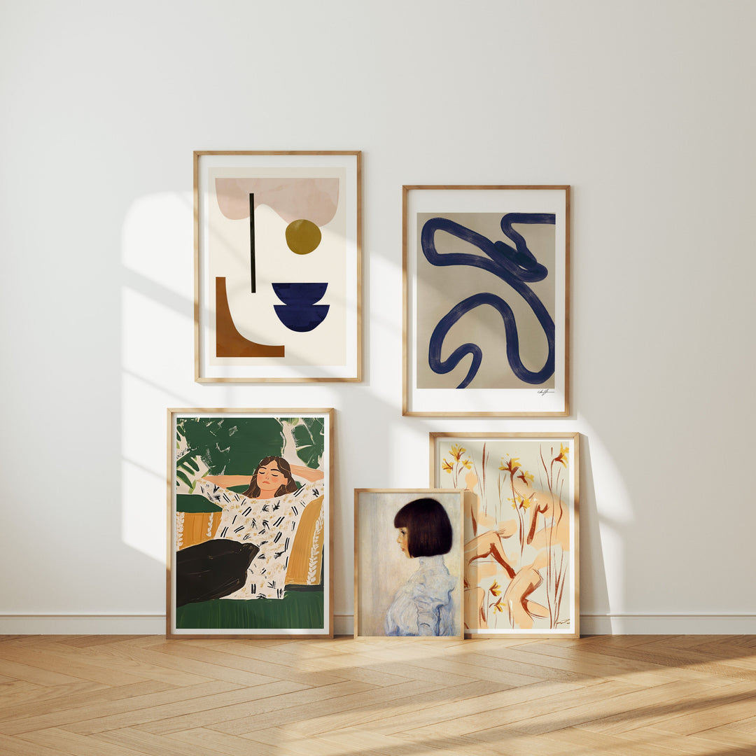 Set of 5 Gallery Wall Frame Mockup,5x7 Wood Frame Mock-Up,Wall Art Mockup