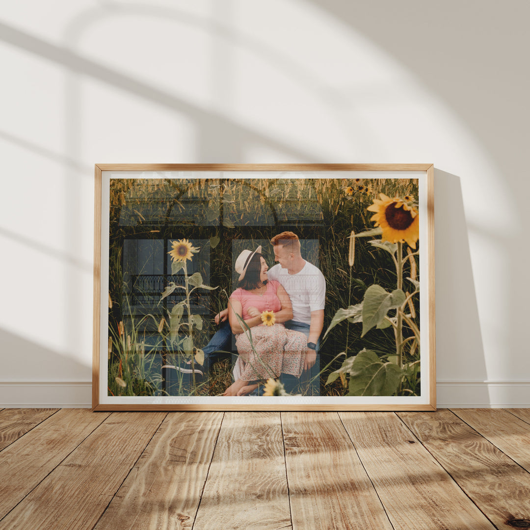 7x5 Horizontal Wood Frame Mockup with Reflection,Art Print Mockup,Photoshop Templates