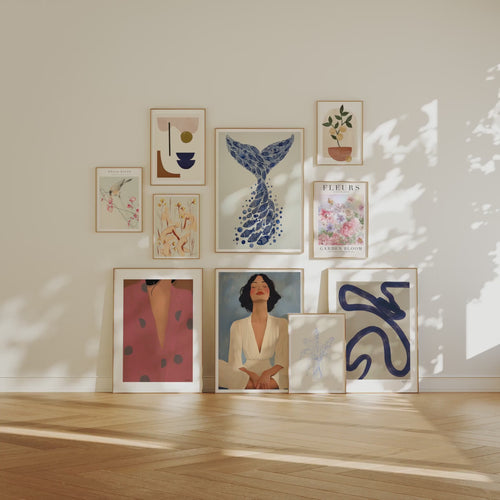 Animated Gallery Wall Wood Frame Set Mockup, 5x7 Ratio